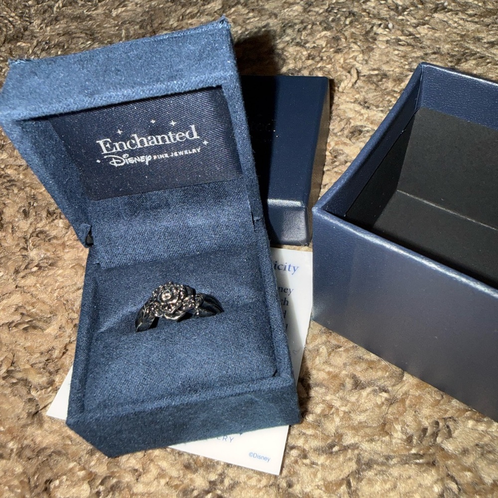 Disney enchanted jewelry Maleficent Black rose Ring